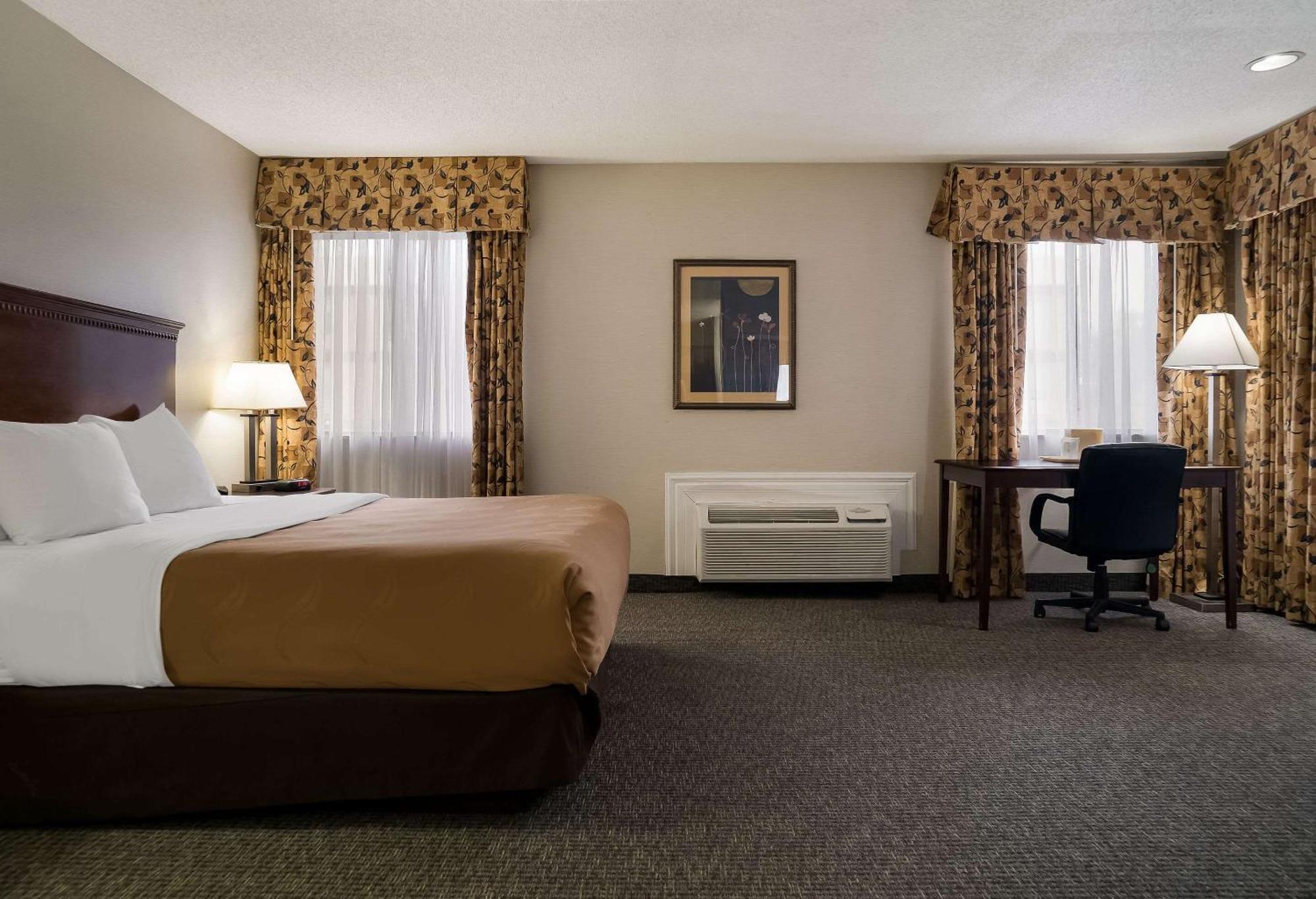 Quality - Flint South Inn 2*